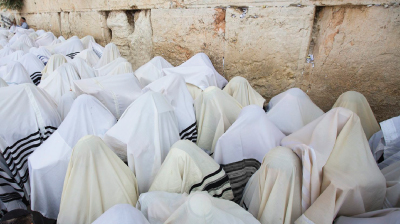 הכהנים חייבים לפתח תכונה של אהבת ישראל. שכן, רק אם מדה זו כובשת את לבם, יש ערך, כח והשפעה לברכתם.